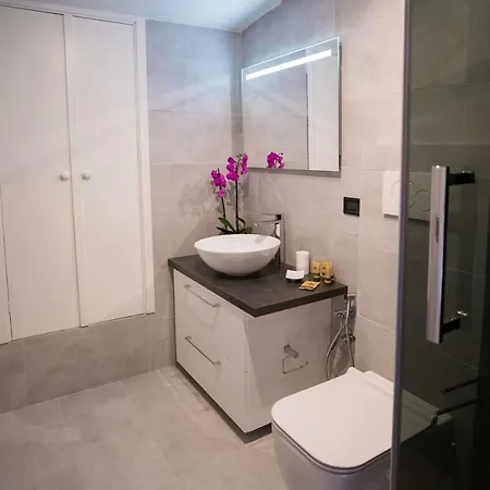 Erida Spanish Steps Apartmán *